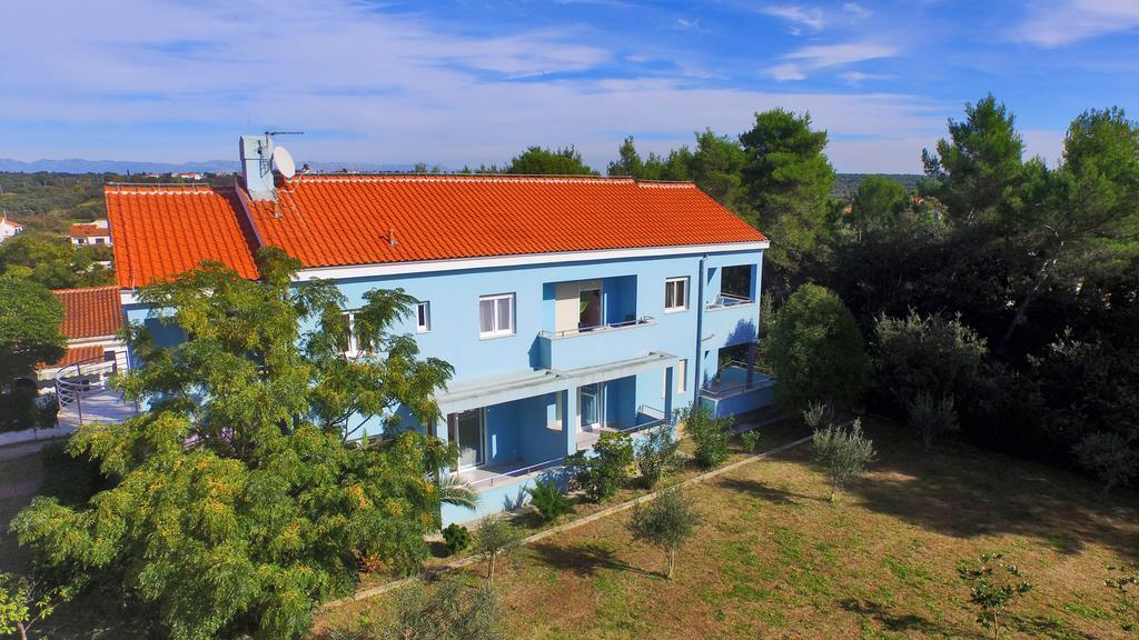Sara Apartments Петрчане Экстерьер фото