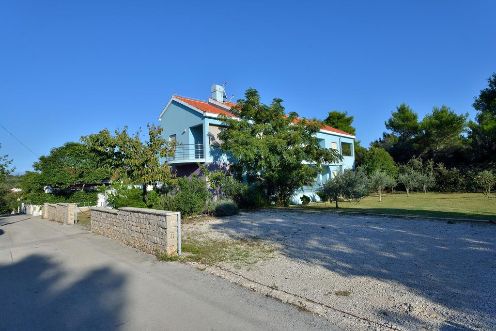 Sara Apartments Петрчане Экстерьер фото