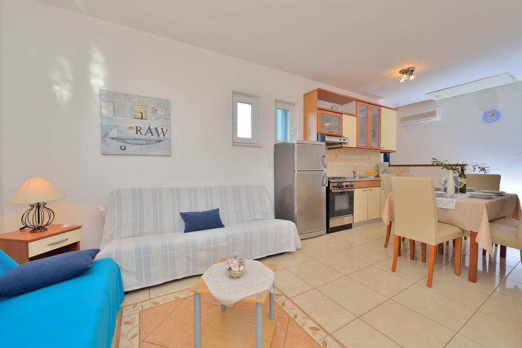 Sara Apartments Петрчане Номер фото