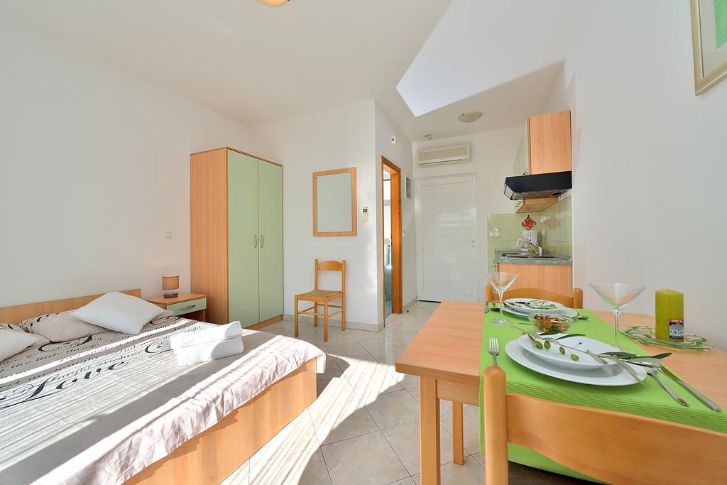 Sara Apartments Петрчане Номер фото
