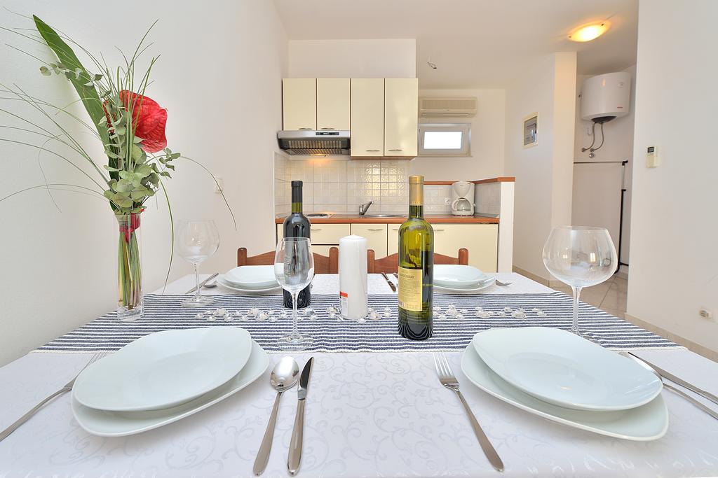 Sara Apartments Петрчане Номер фото