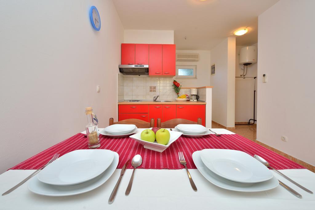 Sara Apartments Петрчане Номер фото