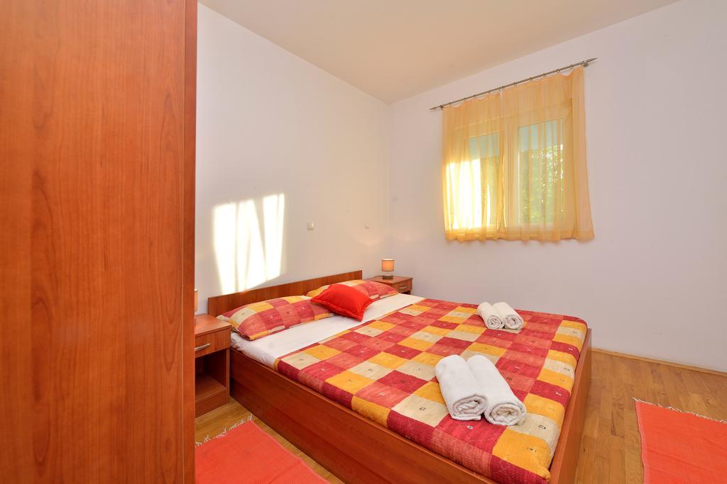 Sara Apartments Петрчане Номер фото
